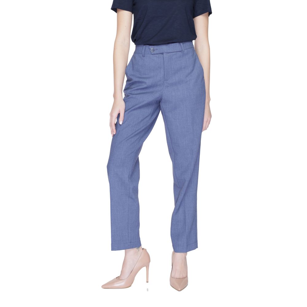 Blaue Polyesterhose