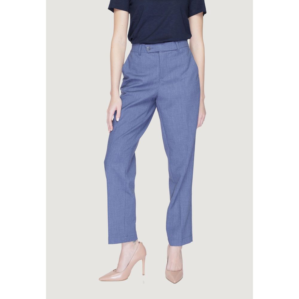 Blaue Polyesterhose