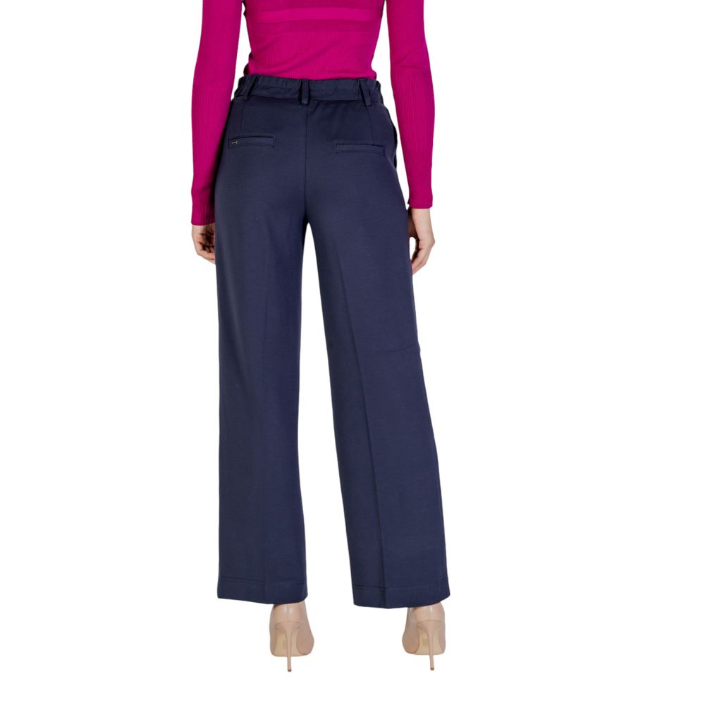 Blaue Viskosehose