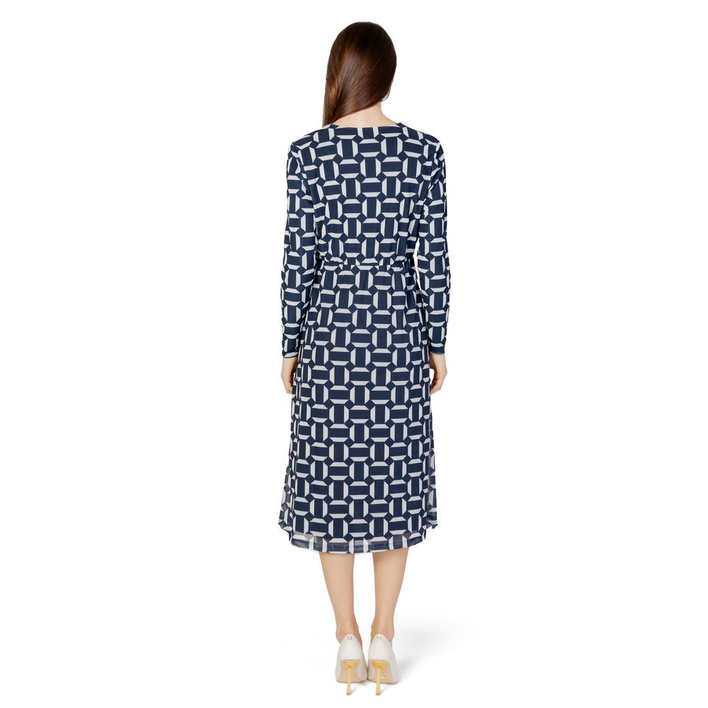 Blaues Polyester lang
