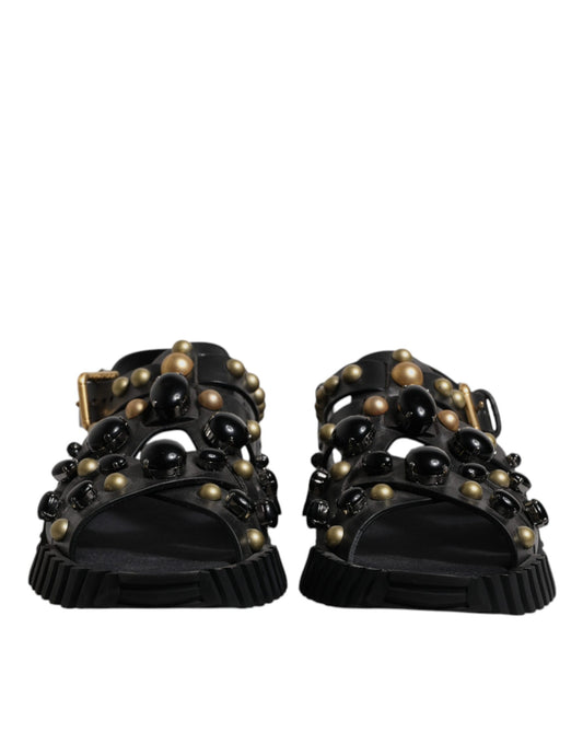 Schwarze Sandalen mit Nieten aus Leder