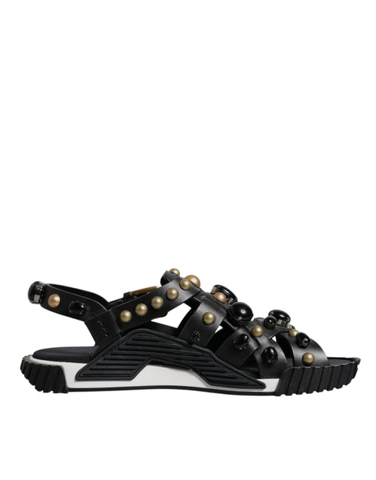 Schwarze Sandalen mit Nieten aus Leder