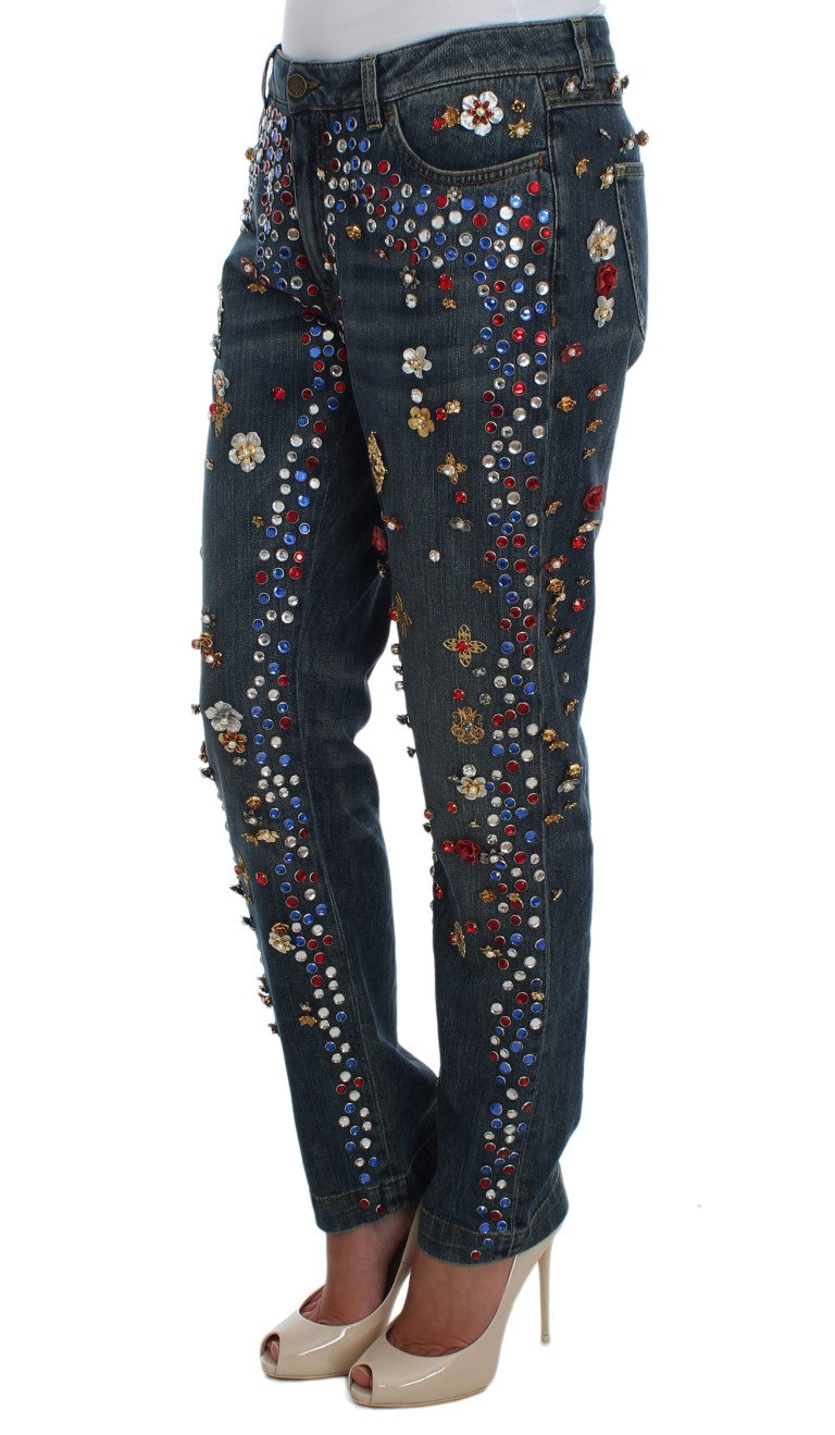 Jeans mit Herzverzierung und Kristallrosen