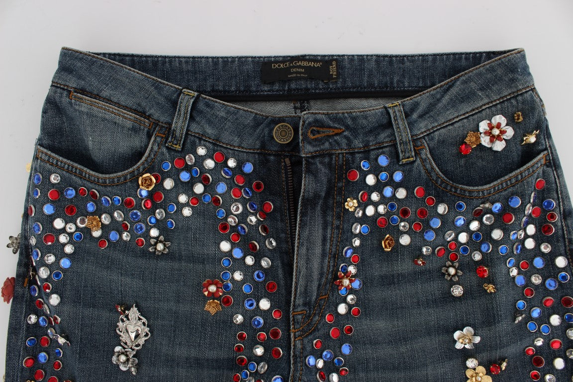Jeans mit Herzverzierung und Kristallrosen