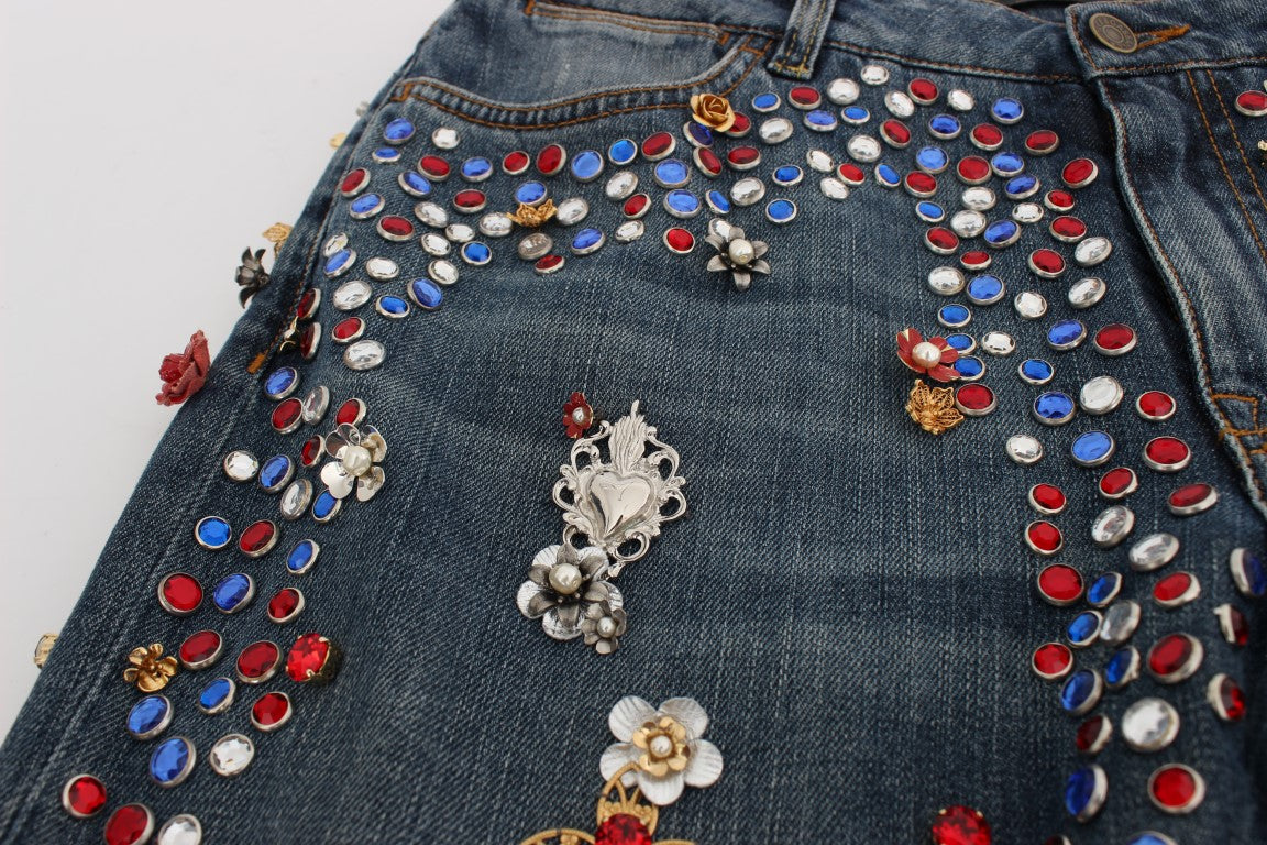 Jeans mit Herzverzierung und Kristallrosen