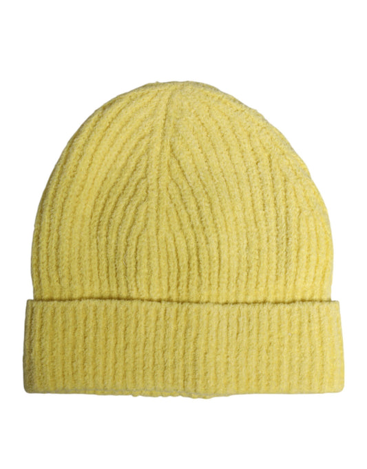 Gelbe Wintermütze aus gestrickter Baumwolle