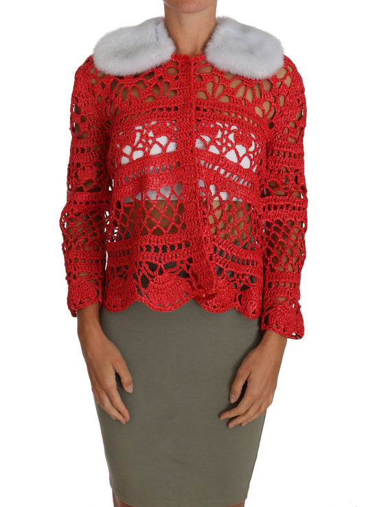 Roter Cardigan-Pullover aus Häkelbast