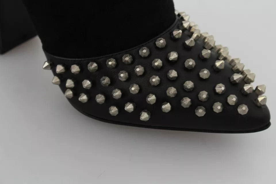 Schwarze Wildleder-Stiefeletten mit Nieten