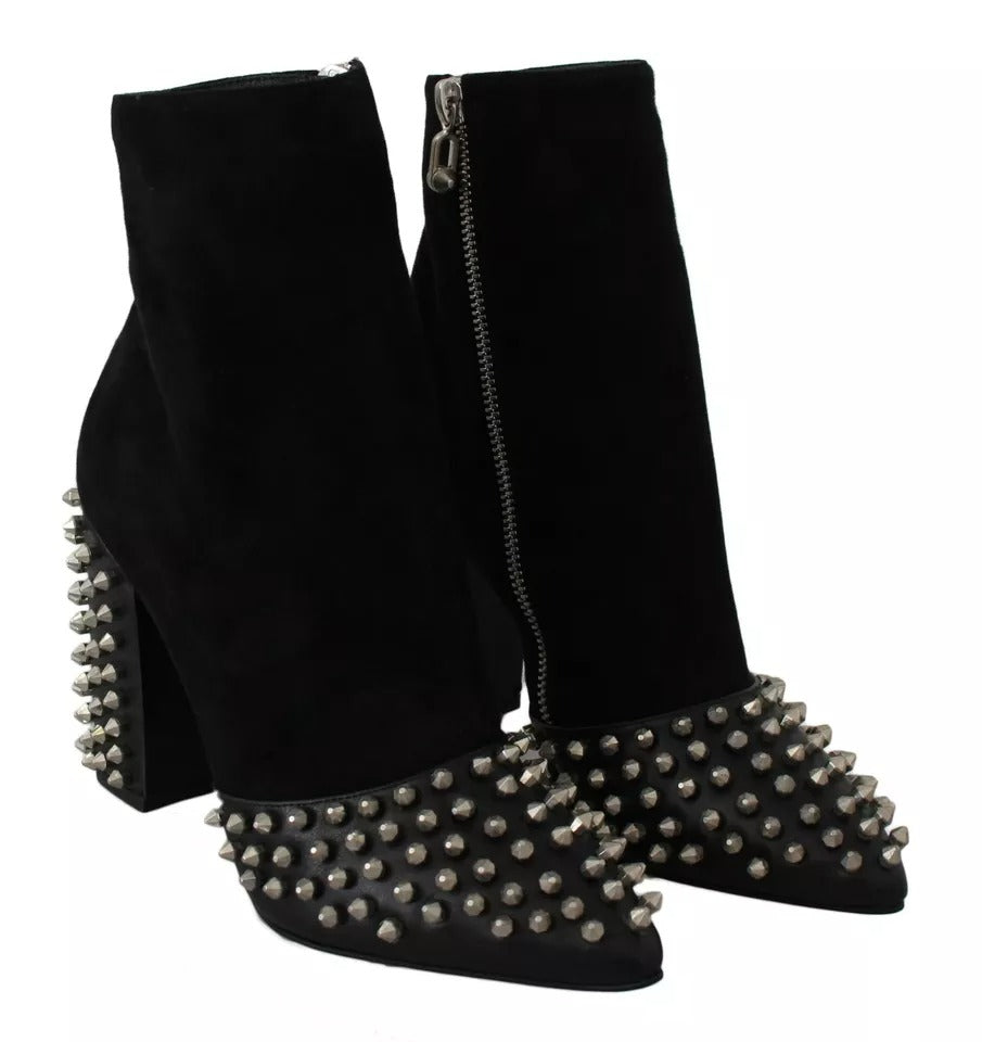 Schwarze Wildleder-Stiefeletten mit Nieten