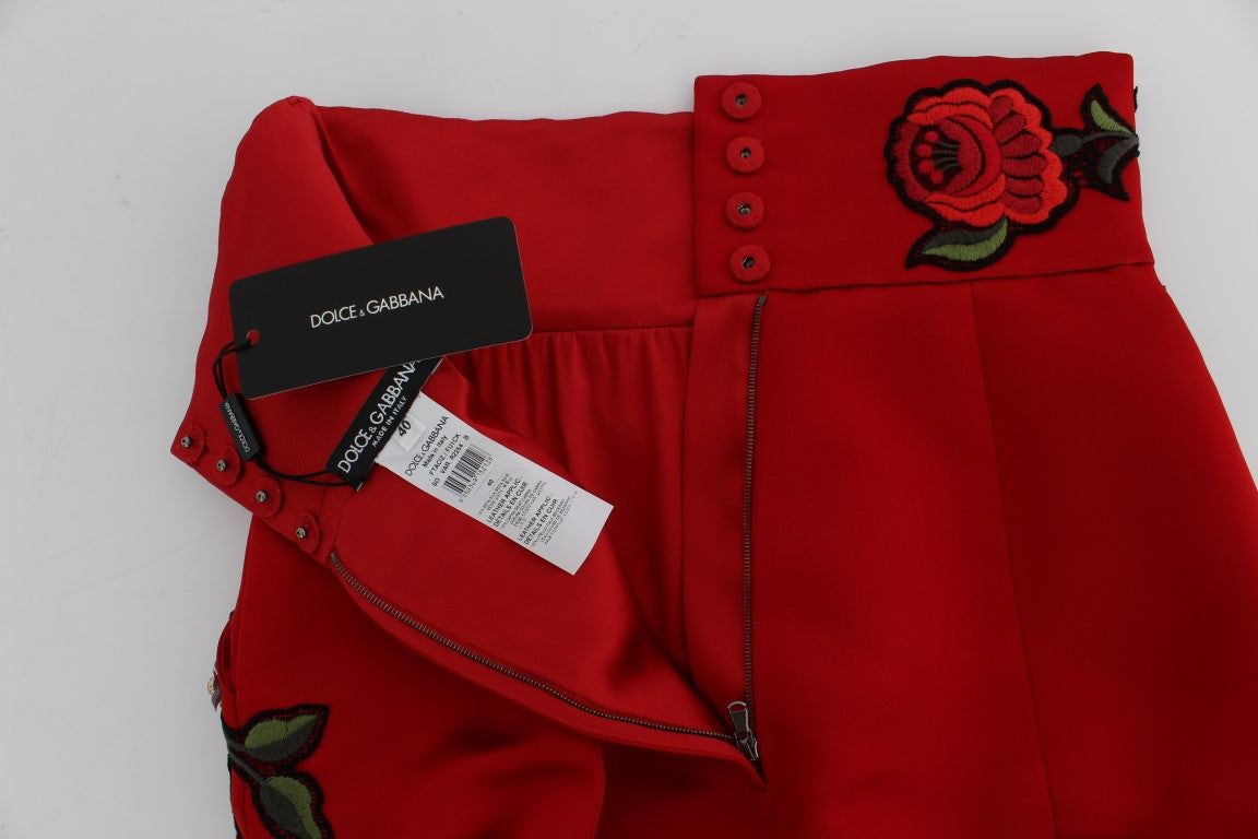 Rote Shorts aus Seide mit Kristallrosen 