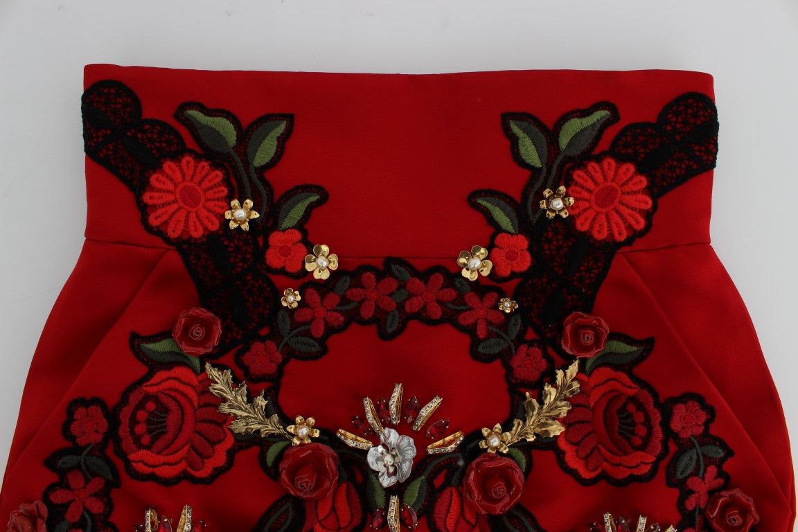 Rote Shorts aus Seide mit Kristallrosen 