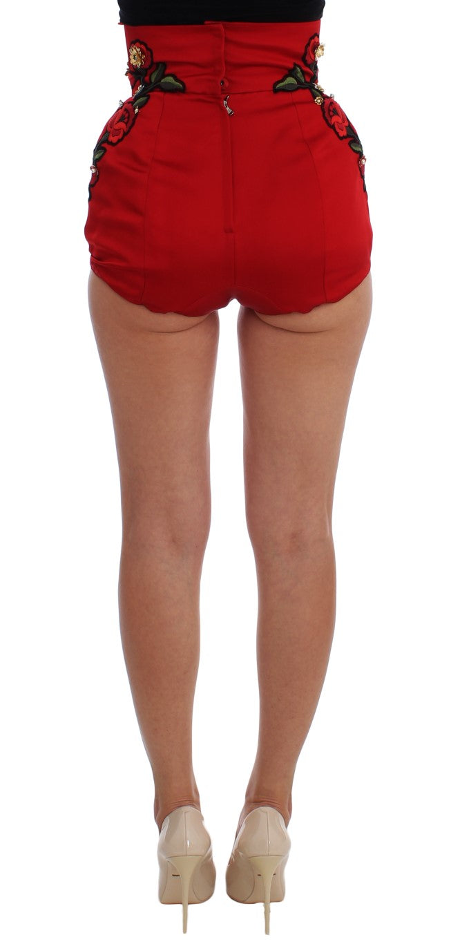 Rote Shorts aus Seide mit Kristallrosen 