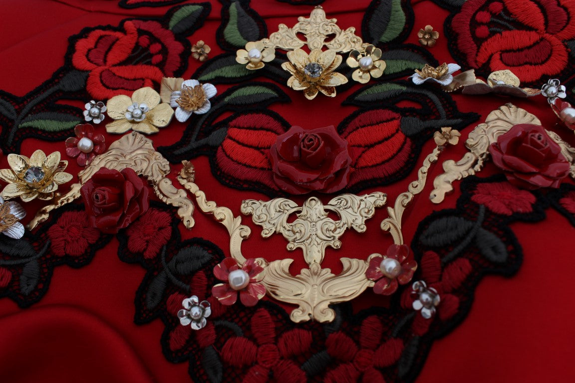 Rote Shorts aus Seide mit Kristallrosen 