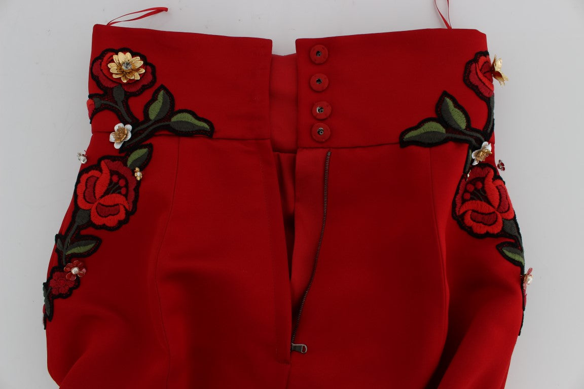 Rote Shorts aus Seide mit Kristallrosen 