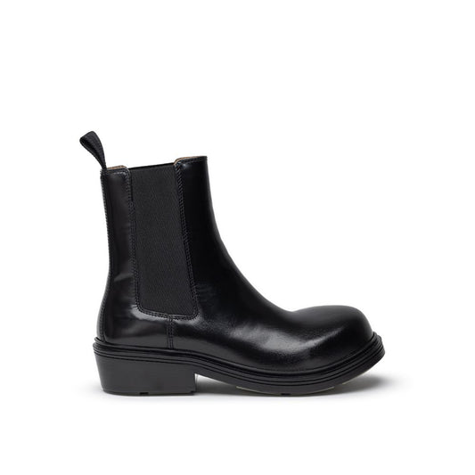 Schwarzer Lederstiefel