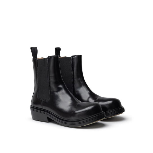 Schwarzer Lederstiefel