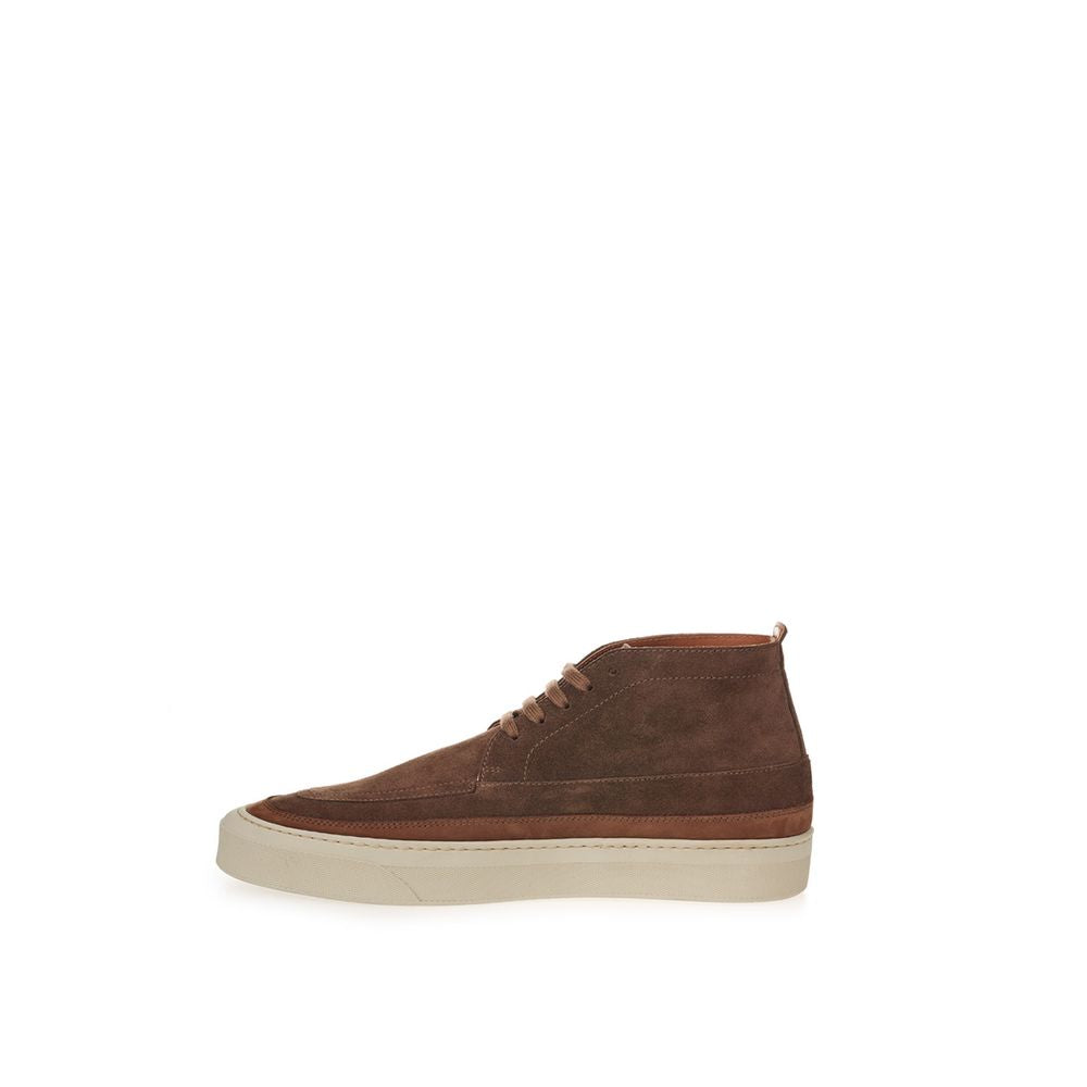 Elegante Wildleder-Sneaker in sattem Braun