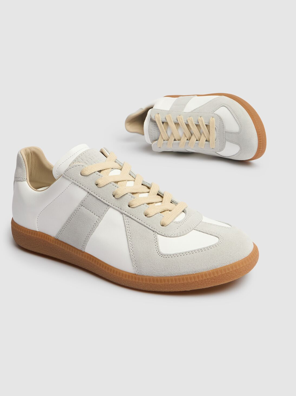 Niedrige Sneakers aus Leder und Wildleder