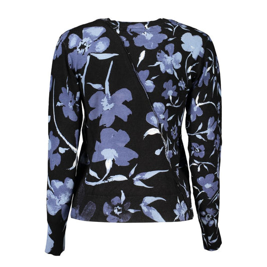 Schicker Pullover mit kontrastierendem Rundhalsausschnitt