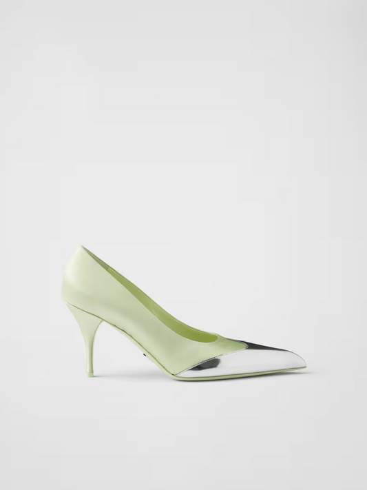 Pumps aus Satin und Metallic-Leder