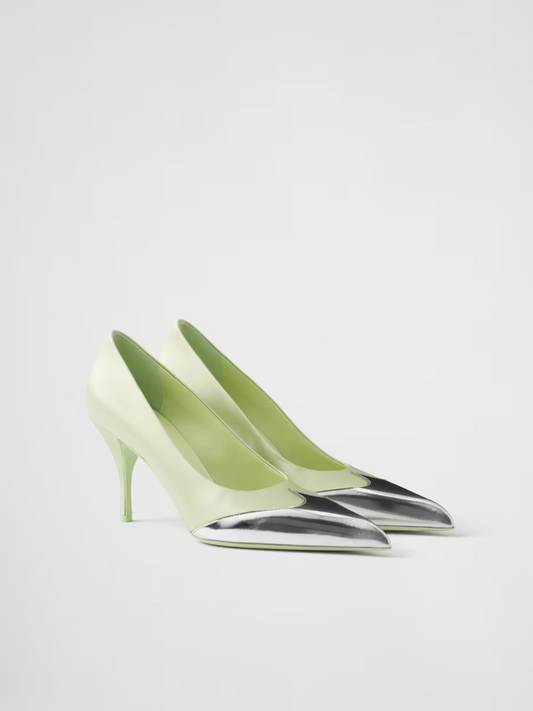 Pumps aus Satin und Metallic-Leder