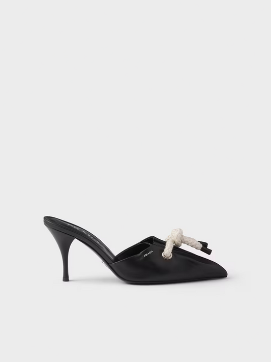 Schwarze Sandalen aus Nappaleder mit Seildetail