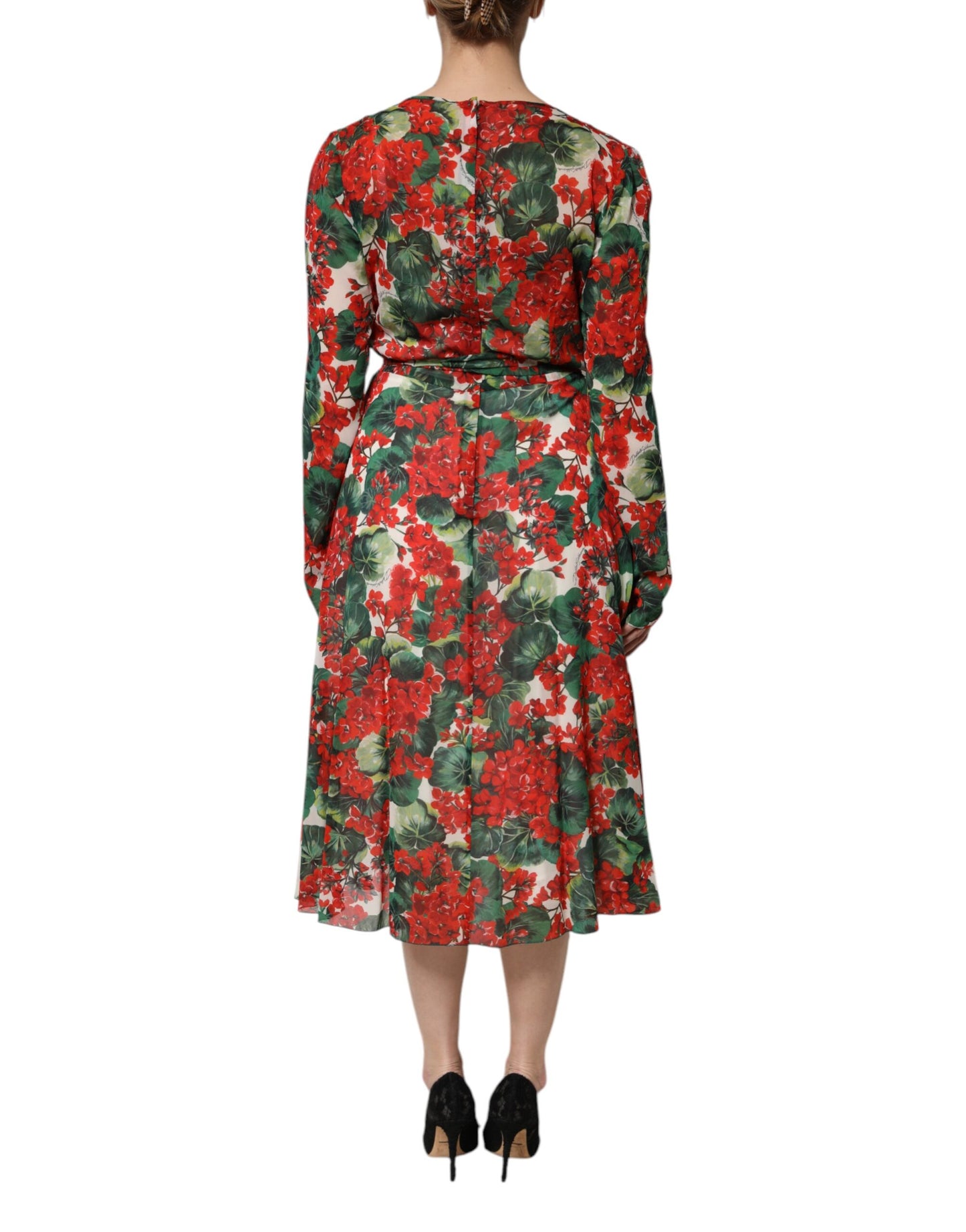 Mehrfarbiges Kleid mit Blumenmuster und langen Ärmeln und V-Ausschnitt