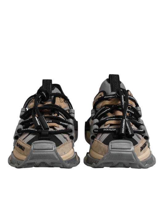 Mehrfarbige Space Sneakers mit Einsätzen