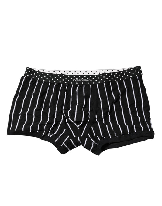 Schwarz-weiß gestreifte Boxershorts in normaler Passform