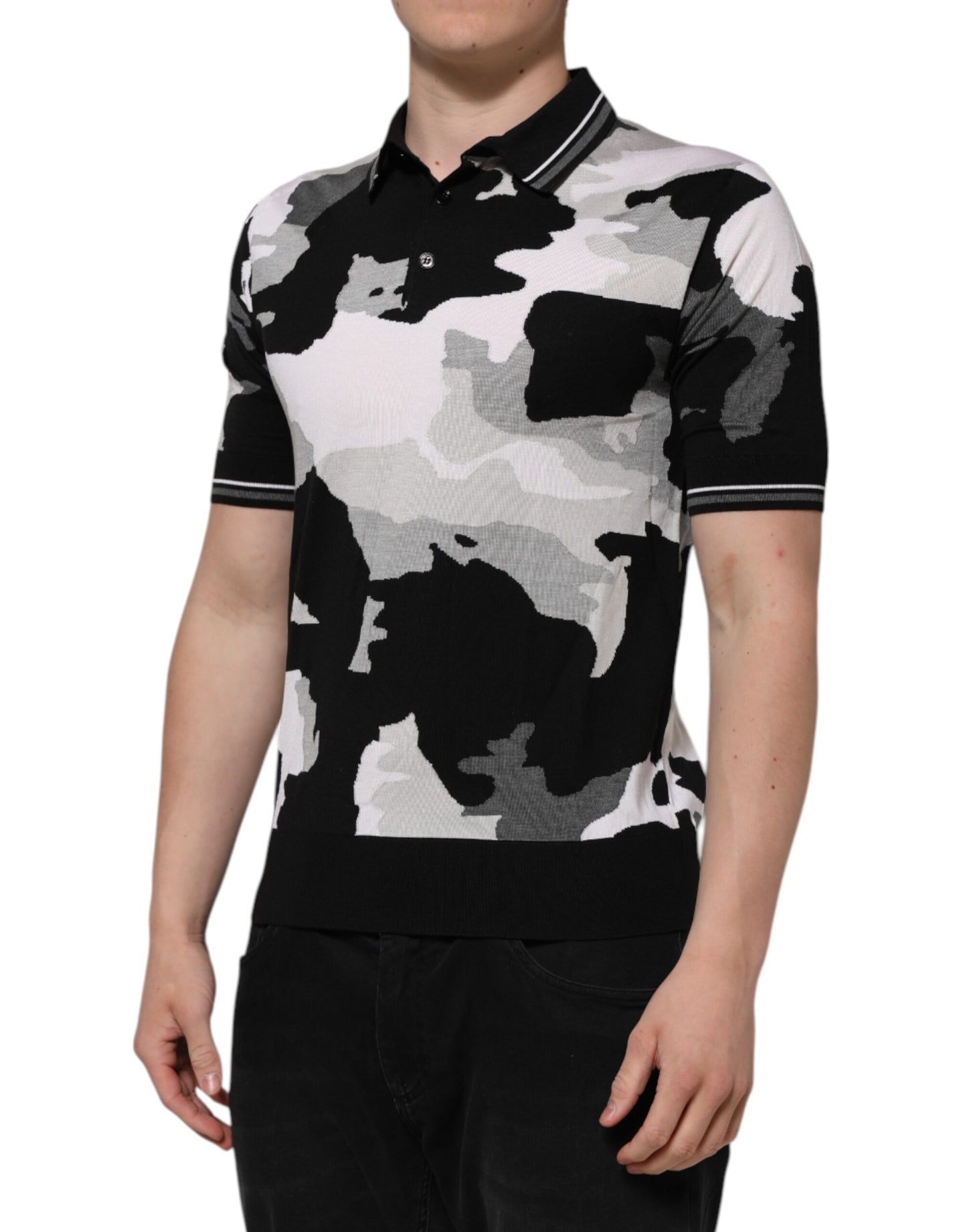 Mehrfarbiges Polo-T-Shirt mit Camouflage-Kragen