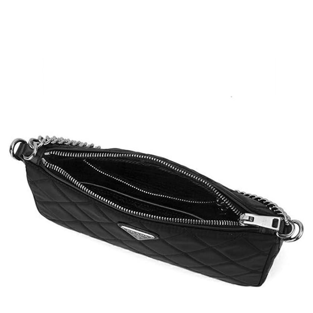 Gesteppte Schultertasche mit Kette