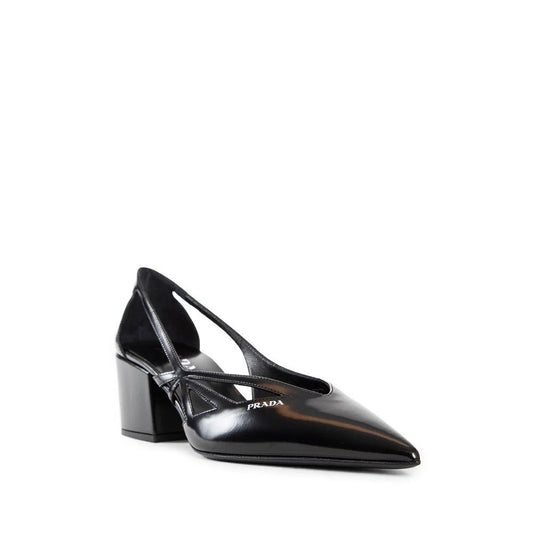Cut-Out-Pumps aus gebürstetem Leder