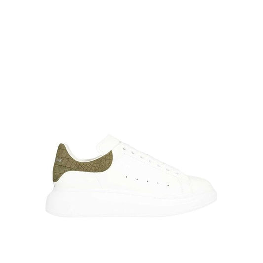 Oversize-Sneakers aus Krokodil