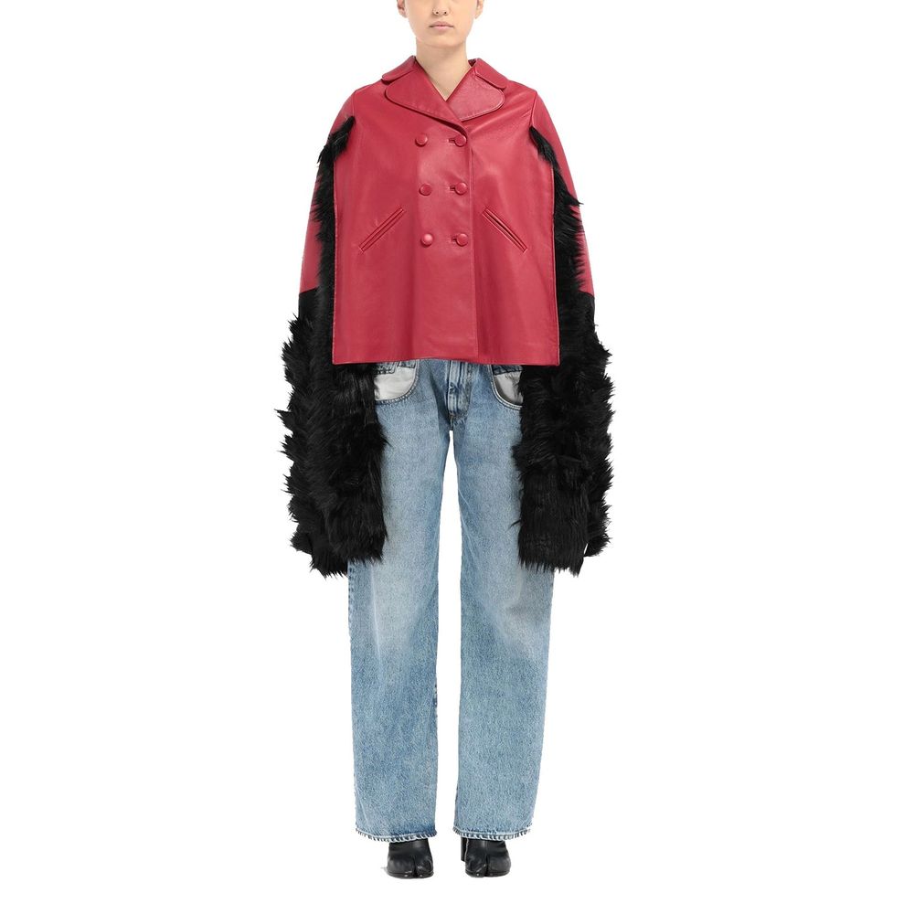 Cape-Jacke aus Leder mit Kunstpelzbesatz