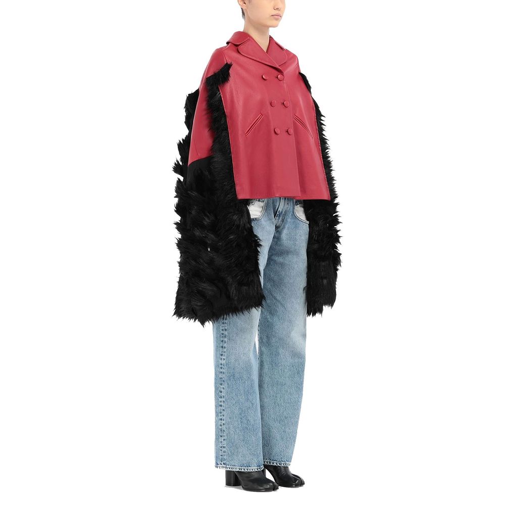 Cape-Jacke aus Leder mit Kunstpelzbesatz