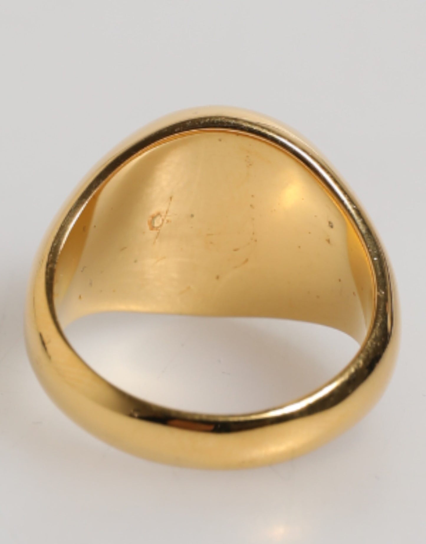 Goldfarbener Herrenring aus echtem Messing mit rotem DG-Logo