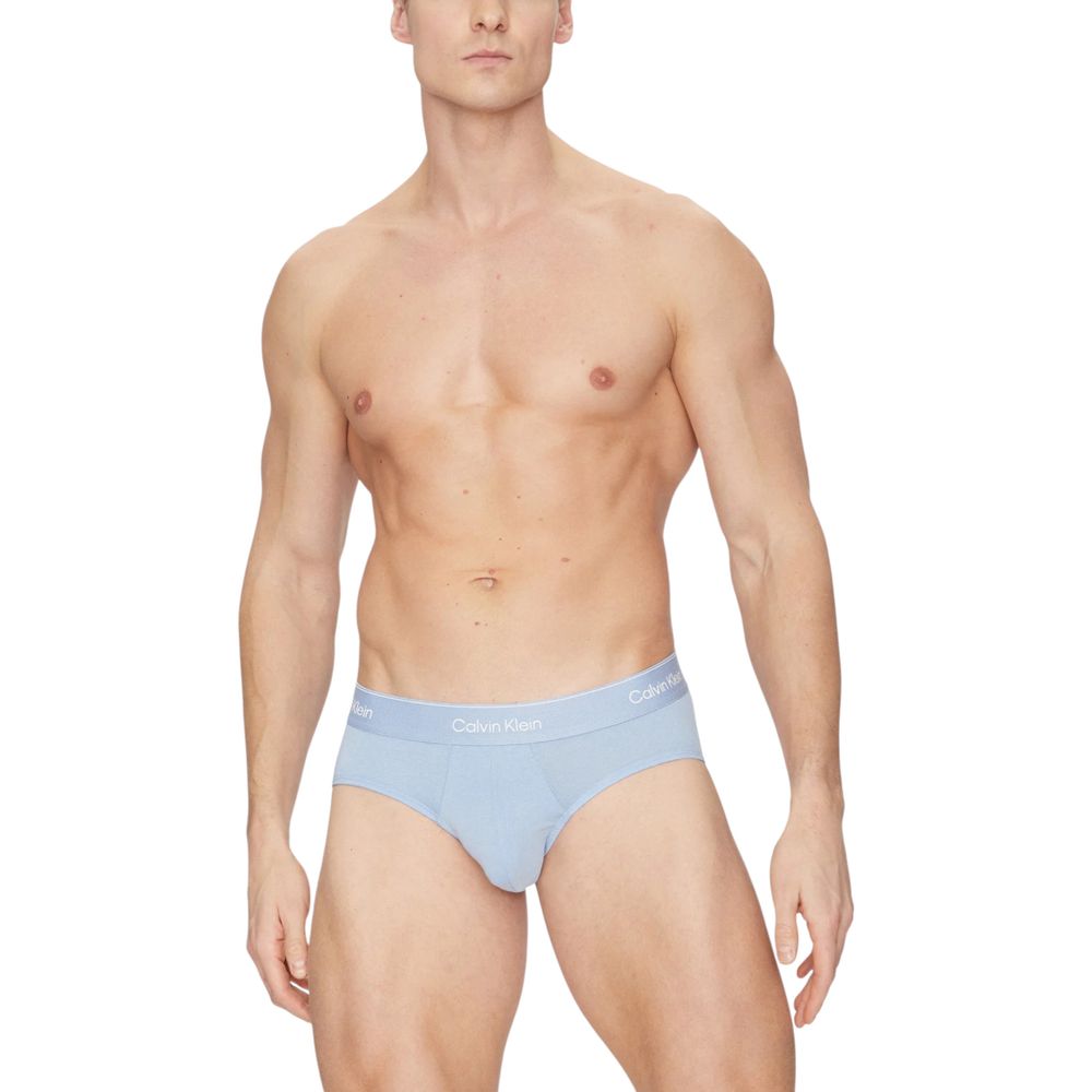 Ropa interior de algodón azul.